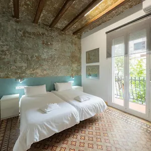 https://spacious-apartment-close-to-the-metro.catalonia-hotels.com
